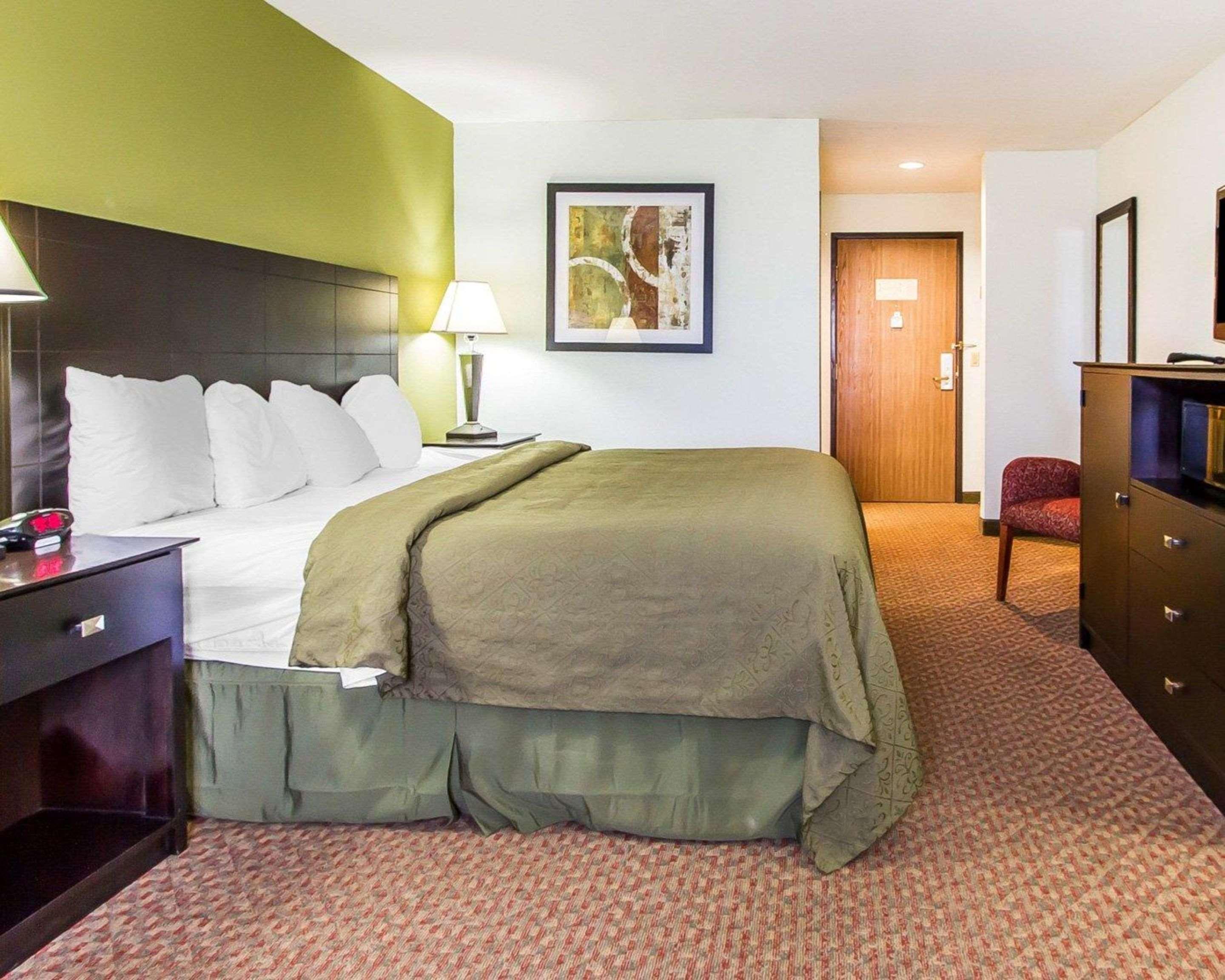 Quality Inn Pontiac Exterior photo