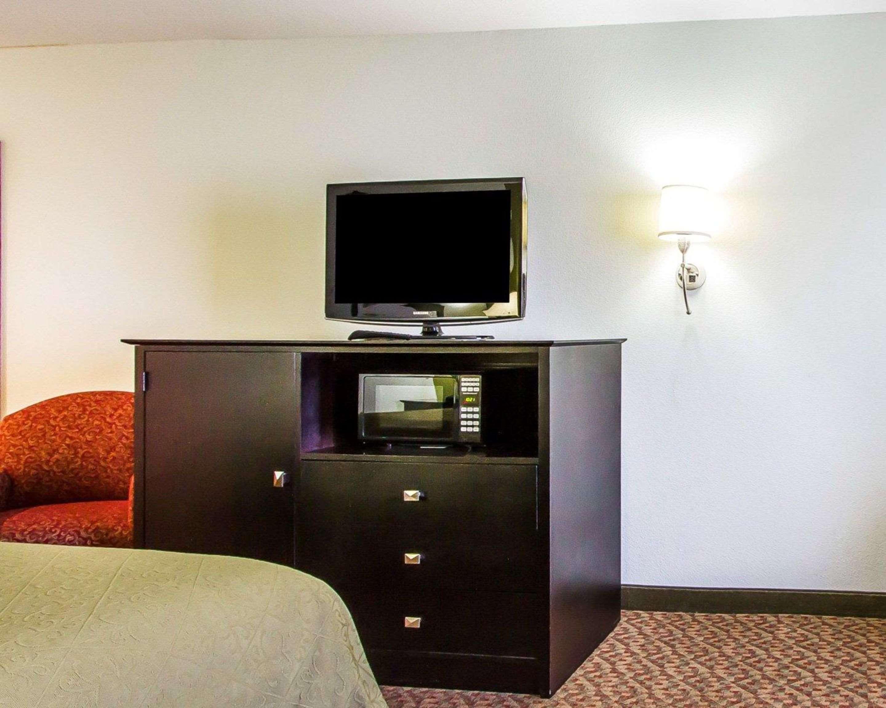 Quality Inn Pontiac Exterior photo