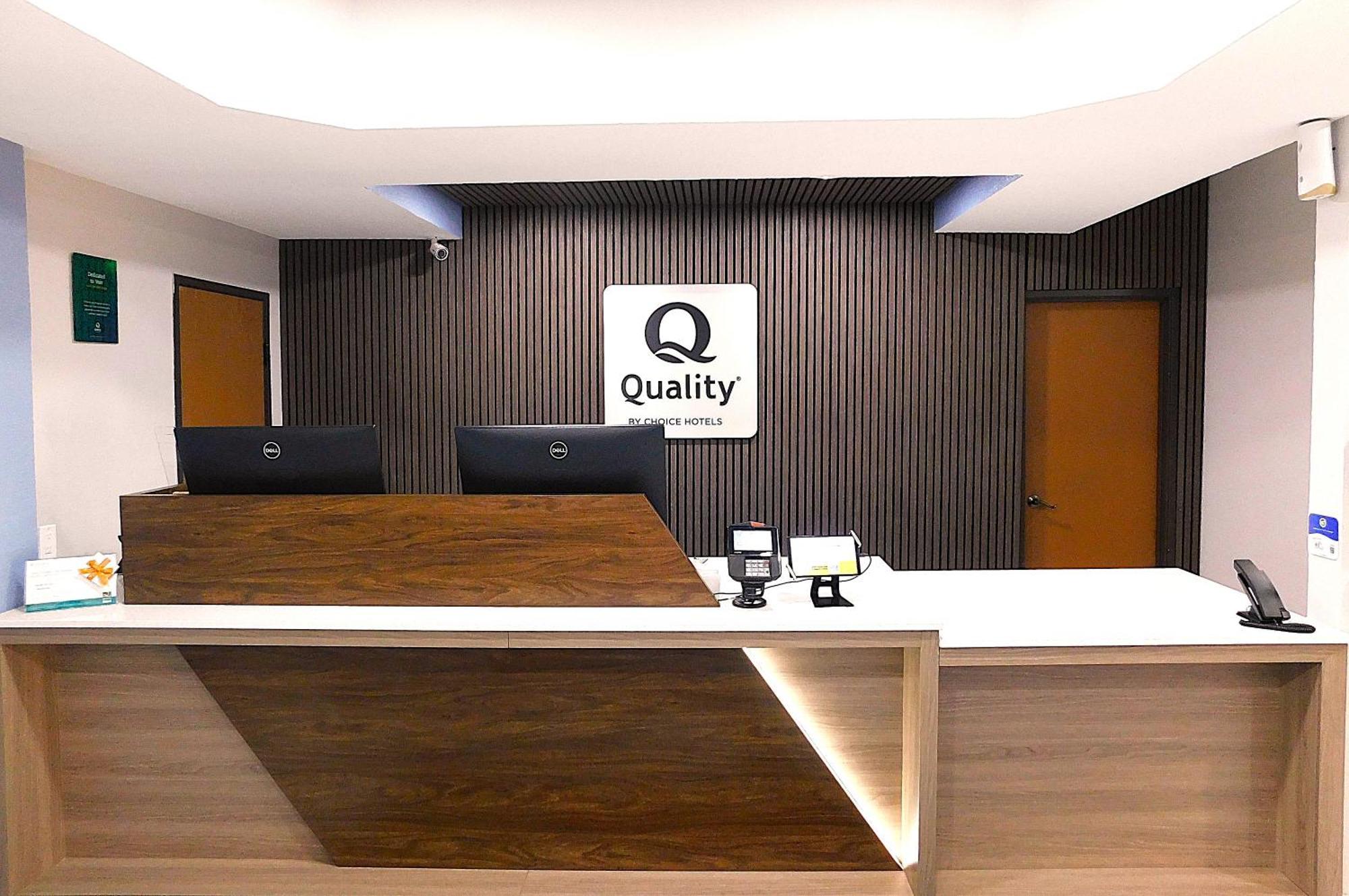 Quality Inn Pontiac Exterior photo