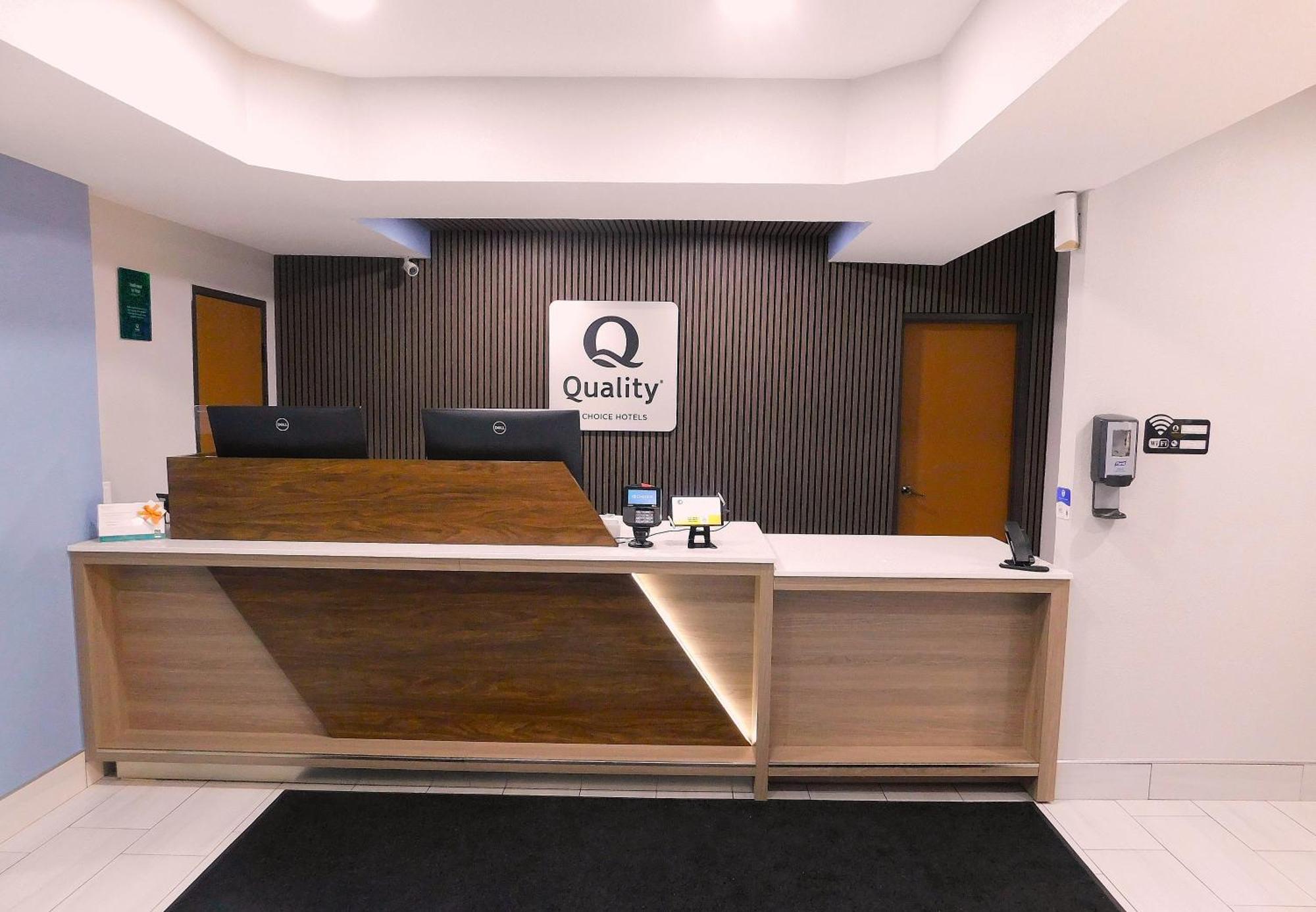 Quality Inn Pontiac Exterior photo